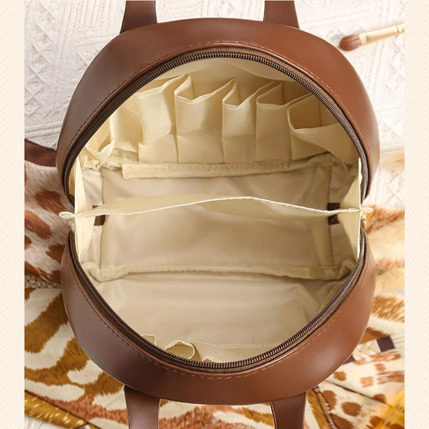 Waterproof Multi-layered Shell-Shaped Cosmetic Bag,Portable & Durable with Zipper Closure,Perfect for Gym,Beach (White)